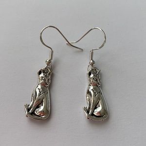 Cute Sitting Kitty 🐱 Earrings